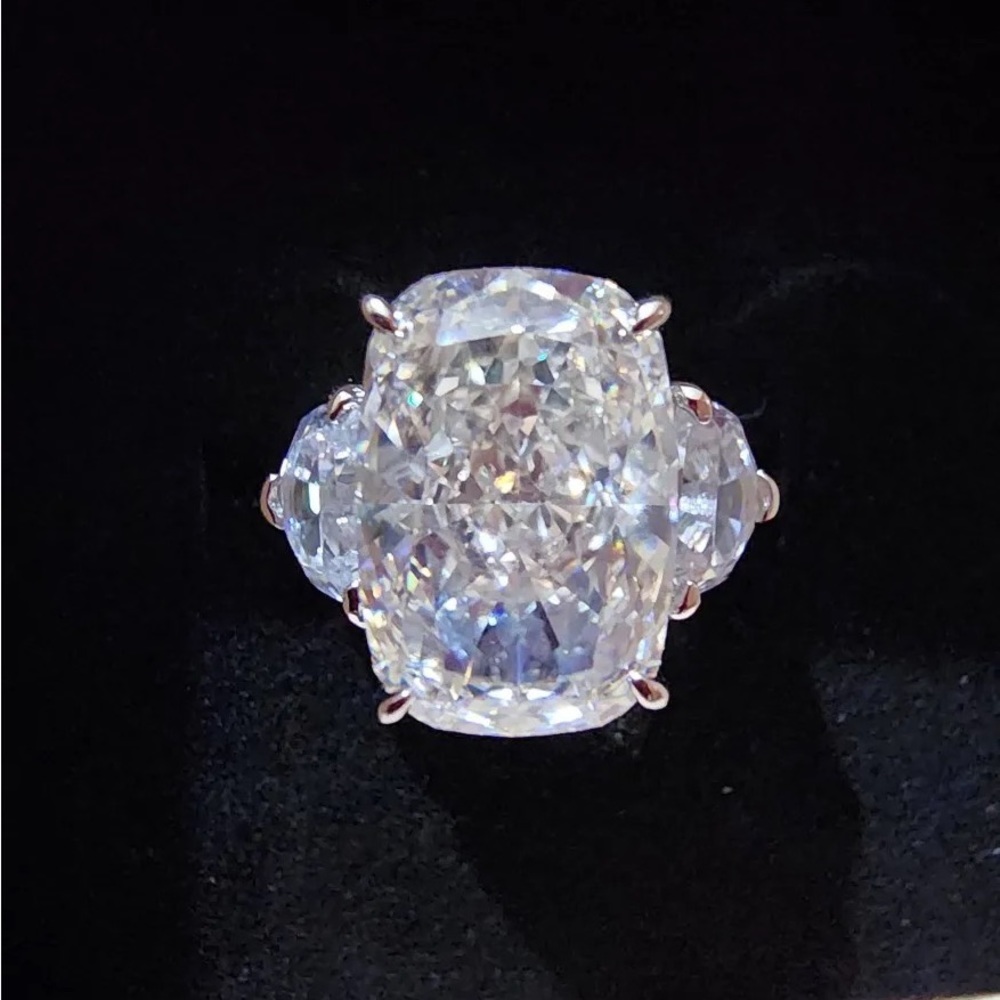 15.76 ct. Elongated Cushion Cut Pale Champagne & Trillion Cut White Diamond Ring - Picture 11 of 16